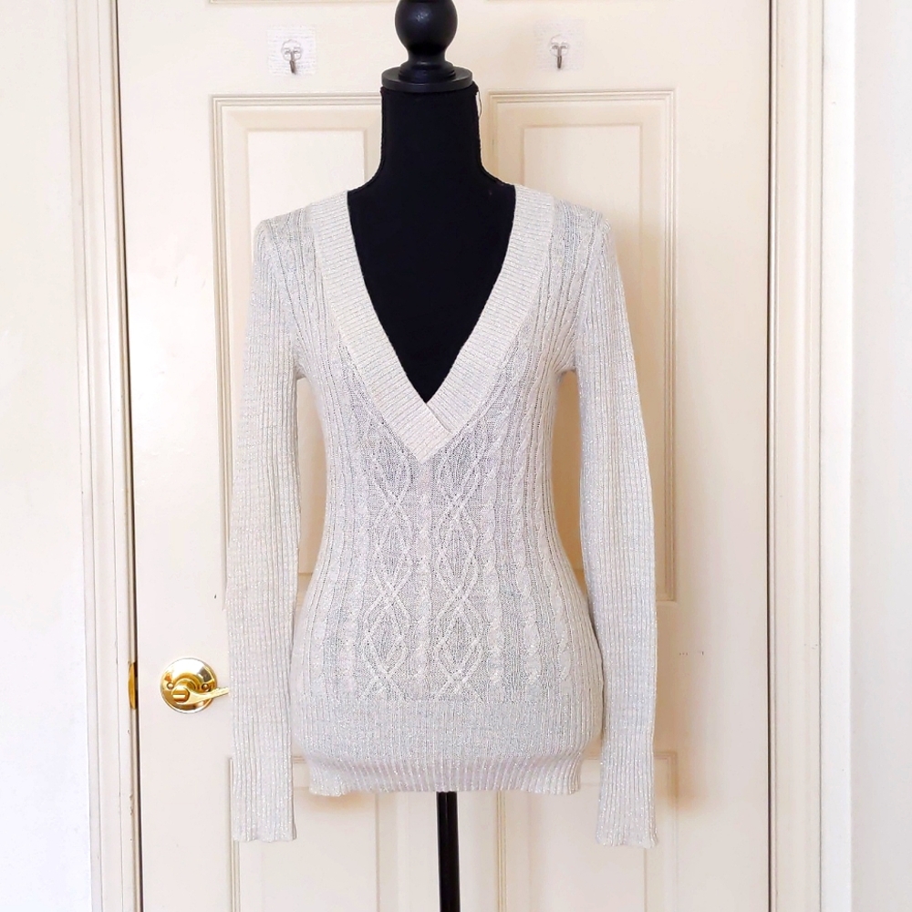 NWT.The Limited Wool Blended V-Neck Knit Patterns Cream w/Silver Sparkle Sweater